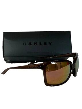 NEW OAKLEY Brown Sunglasses with Mirrored Lenses